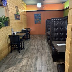 Bravo’s - Seating