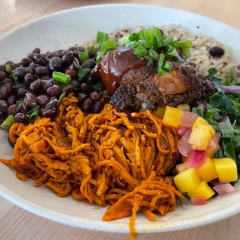 Modern Market Eatery - Blackened Chicken Mango Bowl - Breakfast & Brunch Near Me - Fort Collins, Colorado Modern Market Eatery - Blackened Chicken Mango Bowl - Breakfast & Brunch Near Me - Fort Collins, Colorado