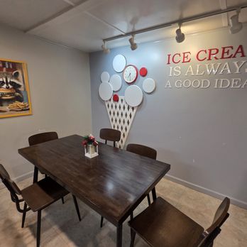 The Pretzel Hut - Ice Cream & Frozen Yogurt Near Me - Newmanstown, Pennsylvania