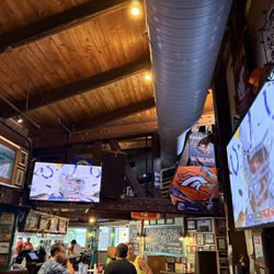 Moose Mcgillycuddy's - Dining area and bar