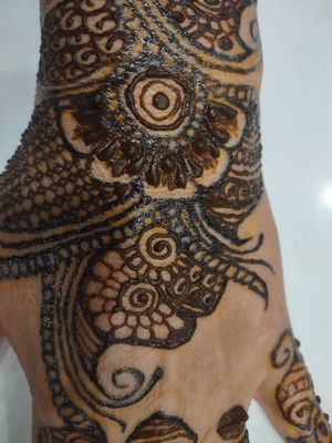 Henna Swirl ✨ Smile Sparkle & Swirl ✨ | Certified International Henna & Fusion Body Art in Arizona - ✨ Henna Swirl by Smile Sparkle & Swirl ✨ brings the timeless beauty of henna art to life across Arizona’s White Mountains. We specialize in natural henna, jagua, and fusion henna designs that blend cultural tradition with modern creativity — perfect for weddings, festivals, photo sessions, and personal self-care appointments.
Our team includes an internationally certified henna artist, trained through the International Face Painting & Henna School, ensuring world-class technique, product safety, and professional artistry in every swirl. Each design is drawn freehand with care, balance, and flow — creating wearable art that celebrates you.
✨ What We Offer:
• Traditional Henna: Authentic Indian, Arabic, and Moroccan styles using fresh, 100% natural paste for deep, long-lasting stains.
• Jagua Body Art: A natural blue-black alternative for bold, temporary tattoos.
• Fusion Henna: A creative mix of henna and jagua for multidimensional stains that blend red and indigo tones — our signature Henna Swirl look!
• Bridal Henna: Elegant, detailed designs for hands, feet, and forearms — crafted to reflect each bride’s personality and cultural heritage.
• Festival & Event Henna: Quick, crowd-friendly designs ideal for parties, fairs, and corporate gatherings.
✨ Why Choose Henna Swirl:
• Internationally Certified Henna Artist with advanced training and hygiene standards
• 100% Natural, PPD-Free Ingredients for safe, rich, long-lasting stains
• Expert in Fusion Henna & Jagua Techniques for artistic, dual-tone designs
• Professional, Mobile Setup — we bring everything to you, indoors or outdoors
• Custom Design Consultations — every swirl is unique and made to complement your style
• Friendly, Relaxed Experience perfect for individuals or groups
✨ Our Promise:
We believe body art should be beautiful, natural, and safe. Every cone is handmade with fresh organic henna, pure jagua extract, and essential oils, never premixed or chemical-based. Fusion Henna designs are carefully layered to create a stunning fade from earthy reds to deep midnight blues — a favorite for festivals and photo shoots.
✨ Perfect For:
• Weddings & Bridal Parties 💍
• Baby Showers & Blessingways 🌸
• Festivals & Community Events 🎪
• Birthdays & Girls’ Nights ✨
• Self-Care Sessions & Appointments 🌿
Based in the White Mountains of Arizona, our mobile henna studio travels to Lakeside, Show Low, Snowflake, Taylor, St. Johns, Holbrook, and nearby towns. Local travel (up to 30 miles) is included with your booking. Larger events and festivals welcome — we bring our full henna station for seamless setup and cleanup.
✨ Booking & Details:
A non-refundable deposit secures your appointment and covers local travel. Please book at least 7 days in advance for guaranteed availability. Same-week or emergency bookings may be available for an additional fee. Group and event pricing available.
✨ Follow & Share:
📸 Instagram: @smile.sparkle.and.swirl
🔍 Google: Smile Sparkle & Swirl Arizona
💖 Hashtag: #smilesparkleswirl
Every swirl tells a story — let yours sparkle naturally with Henna Swirl by Smile Sparkle & Swirl ✨, where artistry meets tradition in every design.
✨ Henna • Fusion Henna • Jagua • Bridal • Festival • Events • Parties ✨ Henna Swirl ✨ Smile Sparkle & Swirl ✨ | Certified International Henna & Fusion Body Art in Arizona - ✨ Henna Swirl by Smile Sparkle & Swirl ✨ brings the timeless beauty of henna art to life across Arizona’s White Mountains. We specialize in natural henna, jagua, and fusion henna designs that blend cultural tradition with modern creativity — perfect for weddings, festivals, photo sessions, and personal self-care appointments.
Our team includes an internationally certified henna artist, trained through the International Face Painting & Henna School, ensuring world-class technique, product safety, and professional artistry in every swirl. Each design is drawn freehand with care, balance, and flow — creating wearable art that celebrates you.
✨ What We Offer:
• Traditional Henna: Authentic Indian, Arabic, and Moroccan styles using fresh, 100% natural paste for deep, long-lasting stains.
• Jagua Body Art: A natural blue-black alternative for bold, temporary tattoos.
• Fusion Henna: A creative mix of henna and jagua for multidimensional stains that blend red and indigo tones — our signature Henna Swirl look!
• Bridal Henna: Elegant, detailed designs for hands, feet, and forearms — crafted to reflect each bride’s personality and cultural heritage.
• Festival & Event Henna: Quick, crowd-friendly designs ideal for parties, fairs, and corporate gatherings.
✨ Why Choose Henna Swirl:
• Internationally Certified Henna Artist with advanced training and hygiene standards
• 100% Natural, PPD-Free Ingredients for safe, rich, long-lasting stains
• Expert in Fusion Henna & Jagua Techniques for artistic, dual-tone designs
• Professional, Mobile Setup — we bring everything to you, indoors or outdoors
• Custom Design Consultations — every swirl is unique and made to complement your style
• Friendly, Relaxed Experience perfect for individuals or groups
✨ Our Promise:
We believe body art should be beautiful, natural, and safe. Every cone is handmade with fresh organic henna, pure jagua extract, and essential oils, never premixed or chemical-based. Fusion Henna designs are carefully layered to create a stunning fade from earthy reds to deep midnight blues — a favorite for festivals and photo shoots.
✨ Perfect For:
• Weddings & Bridal Parties 💍
• Baby Showers & Blessingways 🌸
• Festivals & Community Events 🎪
• Birthdays & Girls’ Nights ✨
• Self-Care Sessions & Appointments 🌿
Based in the White Mountains of Arizona, our mobile henna studio travels to Lakeside, Show Low, Snowflake, Taylor, St. Johns, Holbrook, and nearby towns. Local travel (up to 30 miles) is included with your booking. Larger events and festivals welcome — we bring our full henna station for seamless setup and cleanup.
✨ Booking & Details:
A non-refundable deposit secures your appointment and covers local travel. Please book at least 7 days in advance for guaranteed availability. Same-week or emergency bookings may be available for an additional fee. Group and event pricing available.
✨ Follow & Share:
📸 Instagram: @smile.sparkle.and.swirl
🔍 Google: Smile Sparkle & Swirl Arizona
💖 Hashtag: #smilesparkleswirl
Every swirl tells a story — let yours sparkle naturally with Henna Swirl by Smile Sparkle & Swirl ✨, where artistry meets tradition in every design.
✨ Henna • Fusion Henna • Jagua • Bridal • Festival • Events • Parties ✨