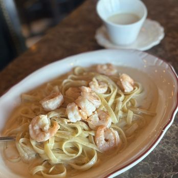Maggiano's - Shrimp Fettuccine Alfredo - Italian Near Me - Springfield, Virginia
