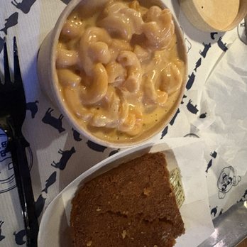 Pig Beach BBQ - Macaroni & Cheese and Cornbread - Barbeque Near Me - Astoria, New York