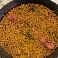 Casa Borras - Paella para dos de Arroz a Banda. Te lo sirven con ajoaceite, claro :)