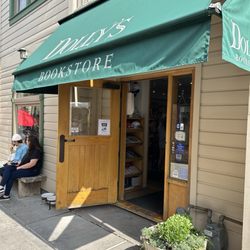 Dolly's Book Store