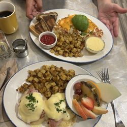 De Dutch - Eggs Benny and an omelet with hollandaise sauce on the side