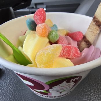 Yogurtland - Ice Cream & Frozen Yogurt Near Me - Lake Elsinore, California