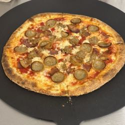 Uncle Nicks Pizza - Three little piggies