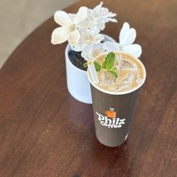 Philz Coffee - Another view and cute flower lol