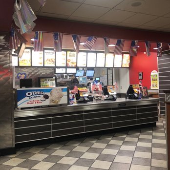 Carl's Jr - Fast Food Near Me - Fontana, California