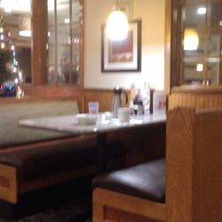 Perkins American Food - Dirty tables