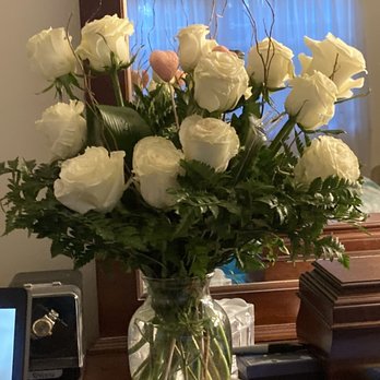 Caba's Flowers Shop - Beautiful floral arrangement - Florists Near Me Caba's Flowers Shop - Beautiful floral arrangement - Florists Near Me