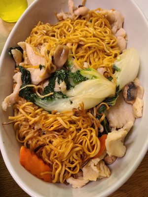 Photo of Hong Kong BBQ - Castro Valley, CA, US. Hong Kong Style Chicken Chow Mein w/no onions or bean sprouts - 12/2021