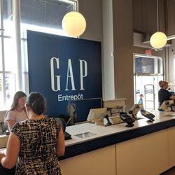 Gap Outlet - Cashout area