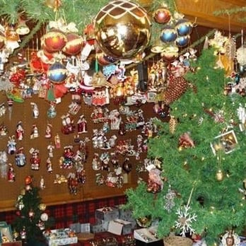Applewood Court - Christmas Shop - Candy Stores Near Me - Wrightwood, California