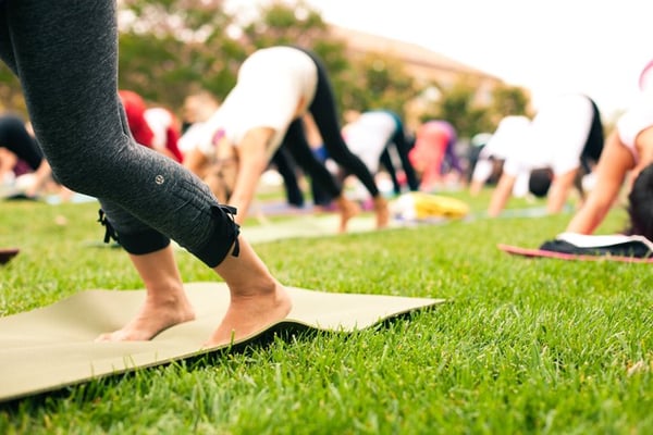 lululemon by null