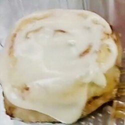 Cal's Bakery & Cafe - Cinnamon bun - photo doesn't do it justice