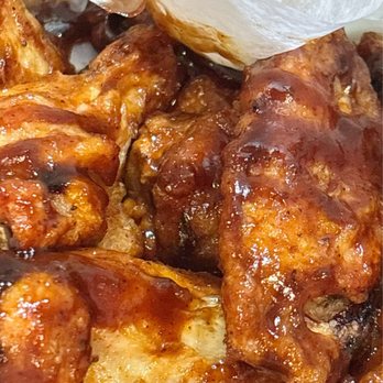 Pienezza Pizza - Downtown Orlando - Barbecue chicken wings - Pizza Near Me - Orlando, Florida