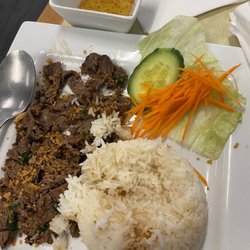 Le's Pho - Grilled beef with rice and a mini salad.