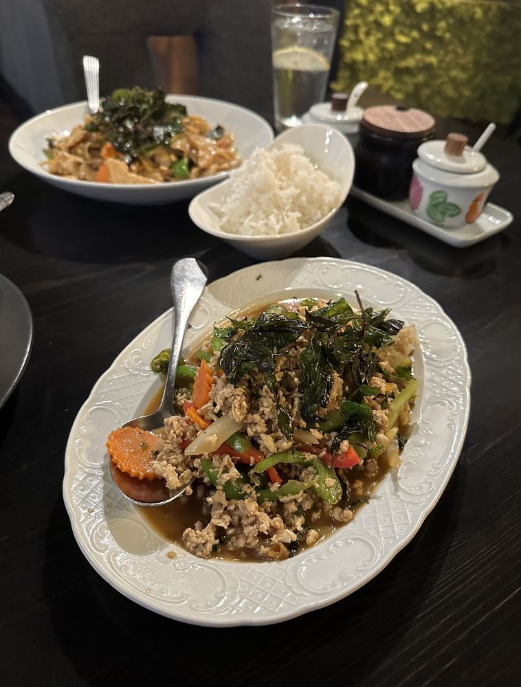 Thai Legends Authentic Thai & seafood - Photo 3