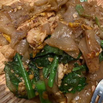 Siam Smiles - Pad see ew (chicken) - Thai Near Me - Matawan, New Jersey Siam Smiles - Pad see ew (chicken) - Thai Near Me - Matawan, New Jersey