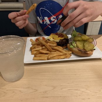 BRYCE Resort - Bruce burger with cheese - Resorts Near Me - Basye, Virginia BRYCE Resort - Bruce burger with cheese - Resorts Near Me - Basye, Virginia