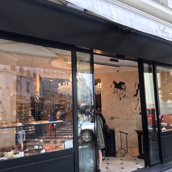 Aux Merveilleux de Fred - Store front. - Desserts Near Me - Paris, 75 Aux Merveilleux de Fred - Store front. - Desserts Near Me - Paris, 75