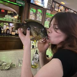 Bobby's Tap - Some nice tits