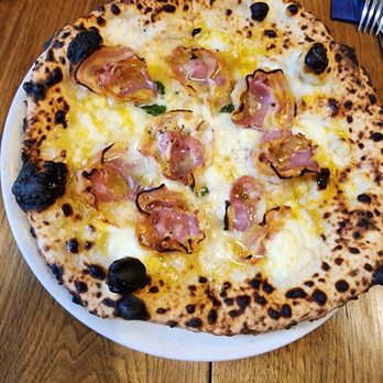Sotto Le Stelle - La carbonara pizza - Pizza Near Me - Sunnyside, New York Sotto Le Stelle - La carbonara pizza - Pizza Near Me - Sunnyside, New York