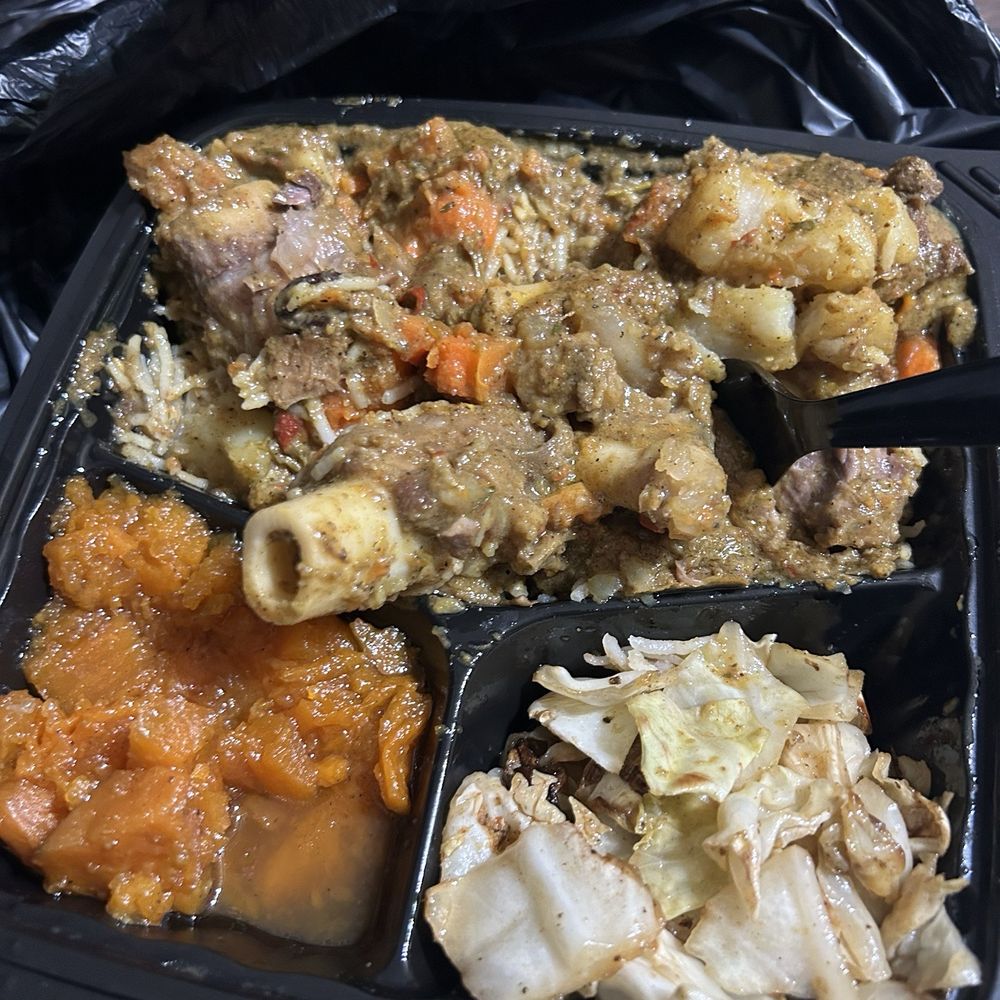 Traphouse Caribbean - Braised Oxtail Plate - Caribbean Near Me - Austin, Texas