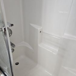 Southern Belle Cleaning - Cleaning bathroom
