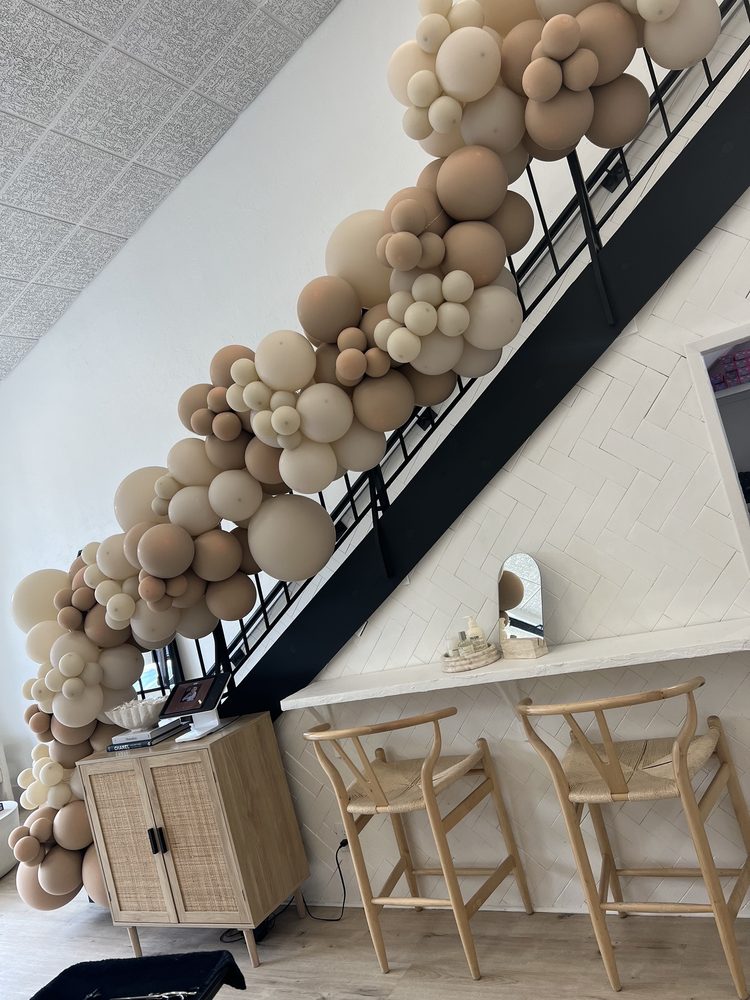 bronde salon Photos