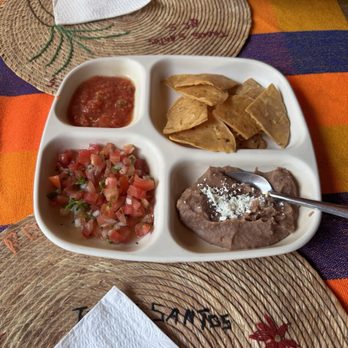Miguel's - Appetizer of Salsa, refried beans, red sauce, and tortilla chips. - Bars Near Me - Todos Santos, BCS Miguel's - Appetizer of Salsa, refried beans, red sauce, and tortilla chips. - Bars Near Me - Todos Santos, BCS