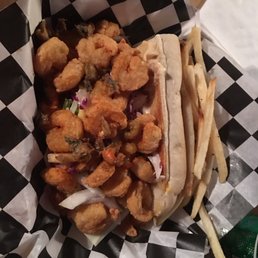Shrimp po'boy Shrimp po'boy