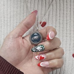 Annie's Spa - Fly Eagles Fly