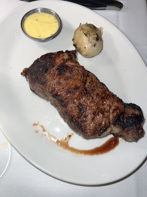 Gianni's Steakhouse by null