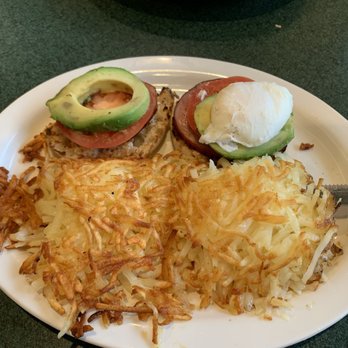 Metro Diner - Eggs Benedict missing a 2nd egg no ham and to make matters worse forgot Hollandaise sauce ! - American Near Me - Oviedo, Florida