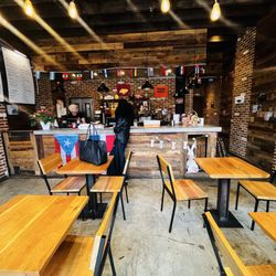 Empanada City - Inside