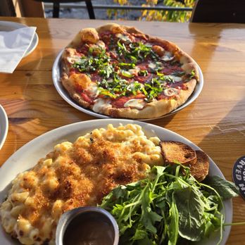 Schilling Beer - Margarite pizza n Mac and cheese - Pizza Near Me - Littleton, New Hampshire Schilling Beer - Margarite pizza n Mac and cheese - Pizza Near Me - Littleton, New Hampshire