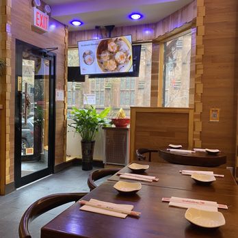 Din Soup Dumplings - Very cute interior!! Intimate but not uncomfortably tight. - Dim Sum Near Me - Brooklyn, New York