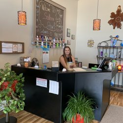 Southern Glow Tanning Salon - The entry and desk as one comes in the door...