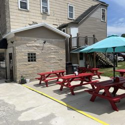 The Place To Bee - Patio