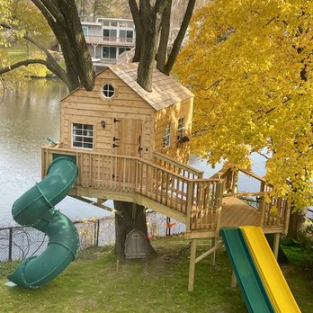 ALS Remodeling - Treehouse with cedar shingle roof - General Contractors Near Me - Chicago, Illinois