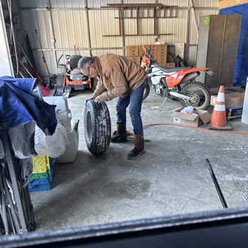 Good To Go - Rick fixing my tire - Gas Stations Near Me - Friendsville, Maryland Good To Go - Rick fixing my tire - Gas Stations Near Me - Friendsville, Maryland