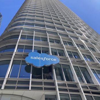 Salesforce Tower - Outside of the building - Shared Office Spaces Near Me - San Francisco, California
