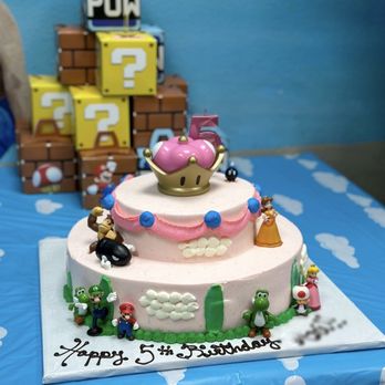 Paris Baguette - Princess Peach themed Super Mario Cake - Coffee & Tea Near Me - Irvine, California Paris Baguette - Princess Peach themed Super Mario Cake - Coffee & Tea Near Me - Irvine, California