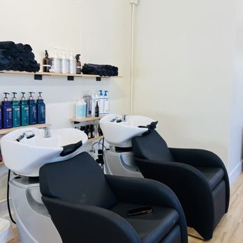 River + Reign Salon - Got a wonderful wash and scalp massage. - Hair Stylists Near Me - Los Angeles, California