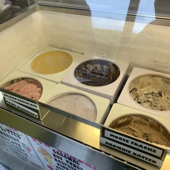Country Creamery - Ice Cream & Frozen Yogurt Near Me - Oxford, Connecticut