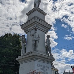 Middlebury Civil War Memorial - Middlebury Civil War Memorial