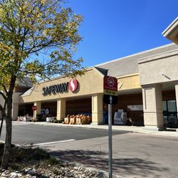 Safeway - Outside